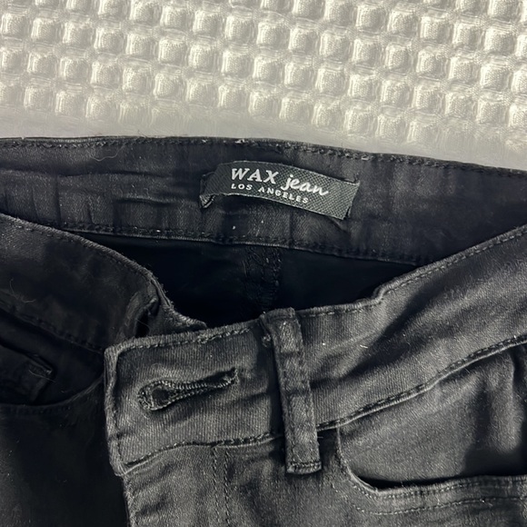 Skinny leg distressed jean - Picture 2 of 2